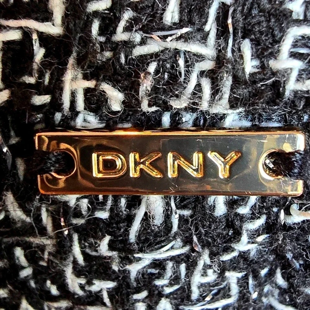 DKNY Size 6 Tweed Pencil Skirt Black White Plaid 16x22 Boucle Lined Side Zip B68